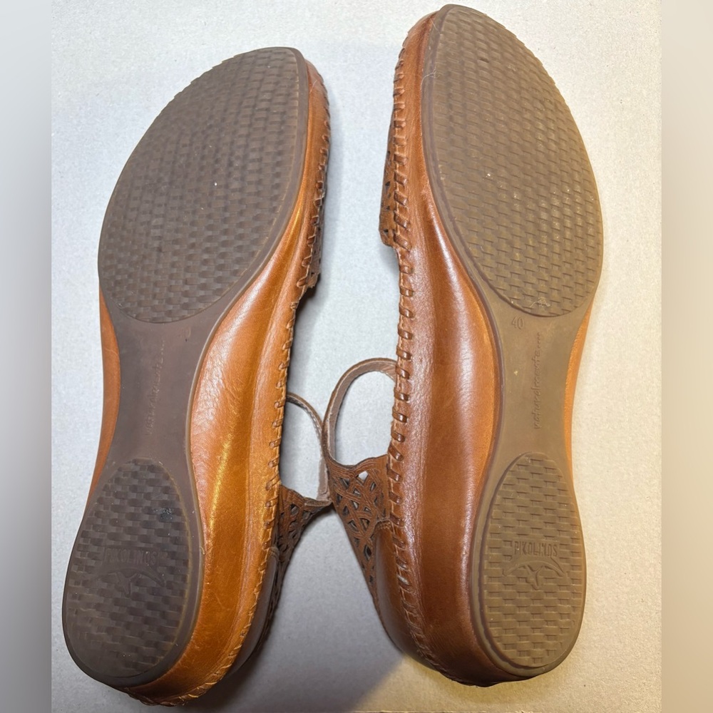 Pikolinos, the Puerto Vallarta Perforated Leather Mary Jane Flats size 40 - Picture 10 of 12